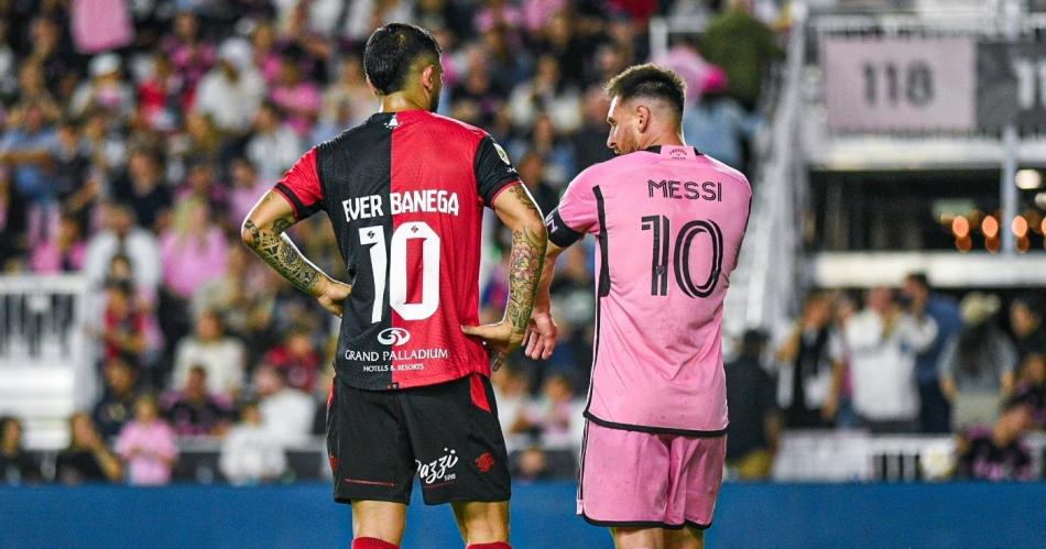 REENCUENTRO Ever Banega y Lionel Messi volvieron a compartir cancha en el amistoso de anoche