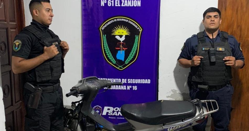 Recuperan en el Zanjoacuten una moto robada en la Capital