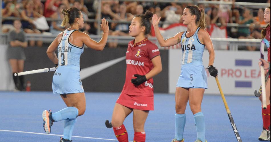 Las Leonas siguen con puntaje perfecto y Los Leones sufrieron la primera caiacuteda