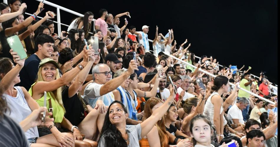 Cerroacute la FIH Pro League en Santiago con un gran marco de puacuteblico