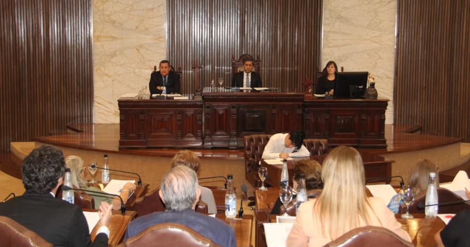 Recortes de recursos- la Legislatura se solidarizoacute con BsAs y Chubut