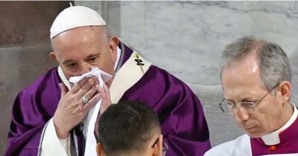 Un grupo de curas le deseoacute la muerte al Papa y se armoacute un revuelo