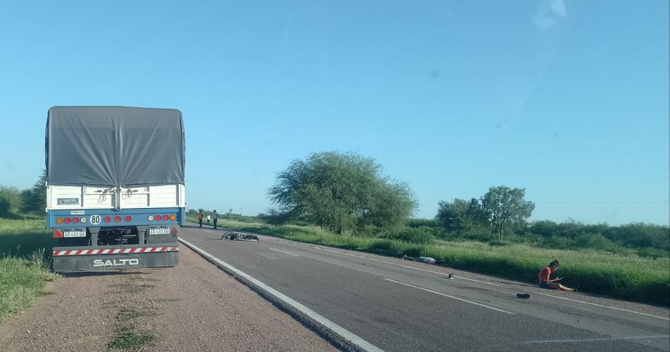 Un motociclista murioacute en el acto tras ser atropellado por un colectivo