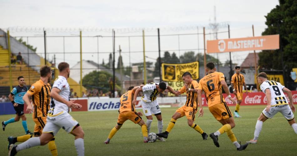 Mitre falloacute en el juego en el marcador y sufrioacute las pelotas que fueron por arriba