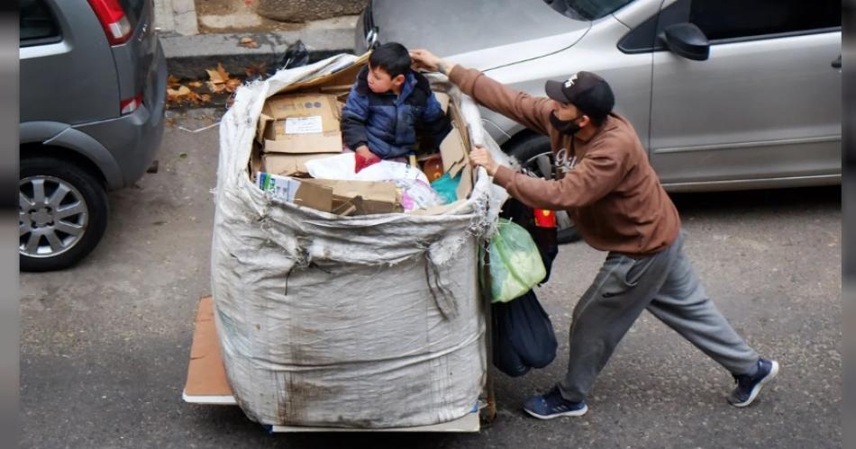 Cifras que duelen- seguacuten Unicef 7 de cada 10 nintildeos viven en la pobreza en Argentina