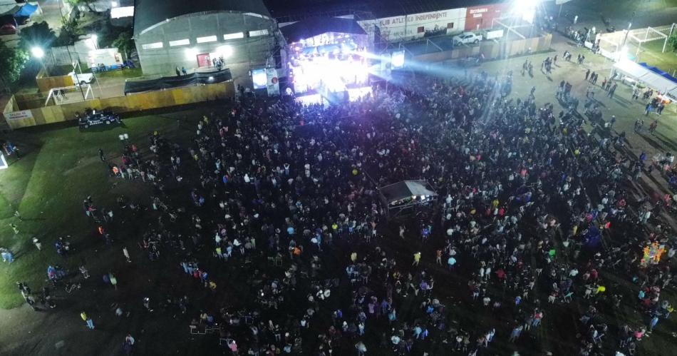 FOTOS  En Villa Ojo de Agua vibraron y cantaron al ritmo del carnaval y el cuarteto 