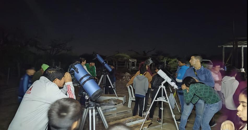 El maacutegico cielo de La Cantildeada brilloacute en noche inolvidable para los vecinos