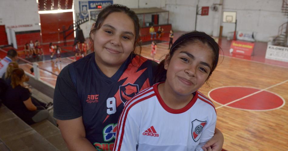 TORNEO DE BAacuteSQUET FEMENINO DE LA FEDERACIOacuteN SANTIAGUENtildeA