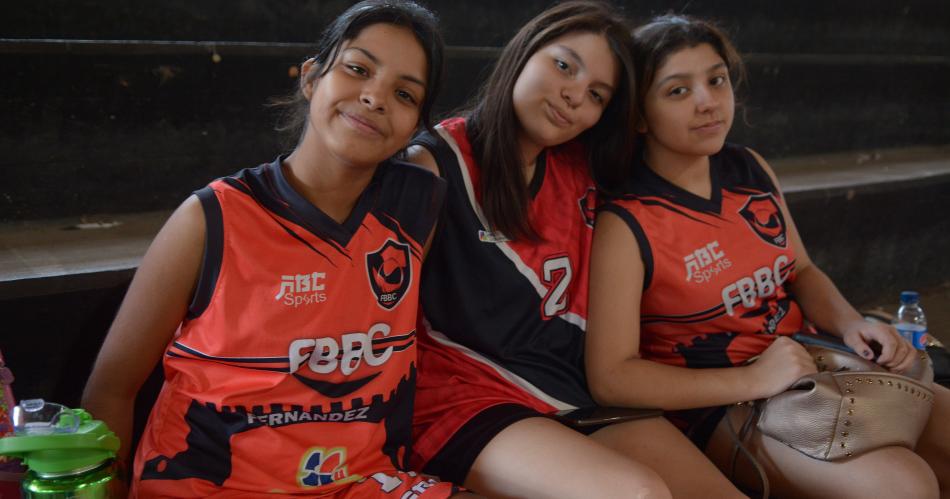 TORNEO DE BAacuteSQUET FEMENINO DE LA FEDERACIOacuteN SANTIAGUENtildeA