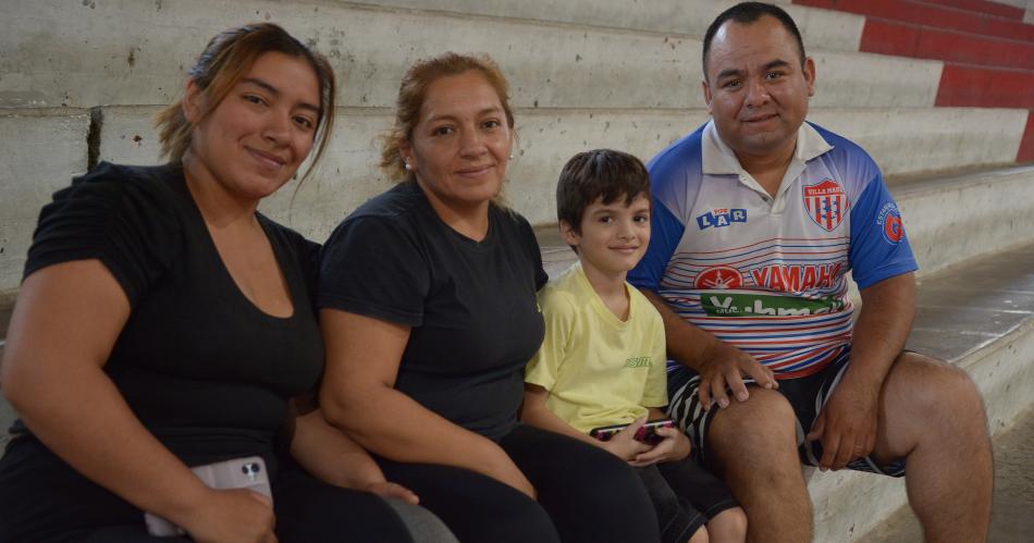 TORNEO DE BAacuteSQUET FEMENINO DE LA FEDERACIOacuteN SANTIAGUENtildeA