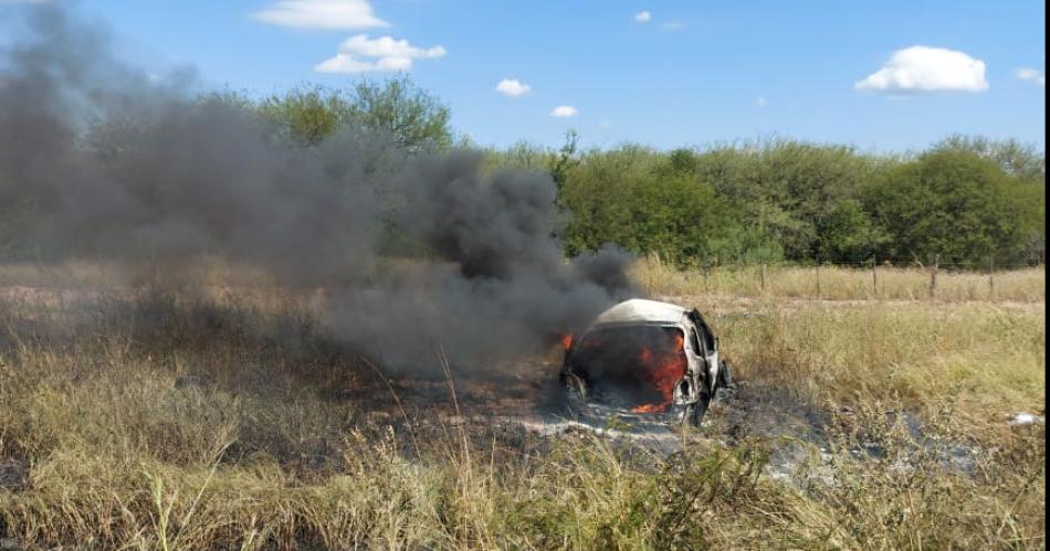 Regresaba de comprar mercaderiacutea en Salta con un amigo volcoacute con auto que se prendioacute fuego y murioacute