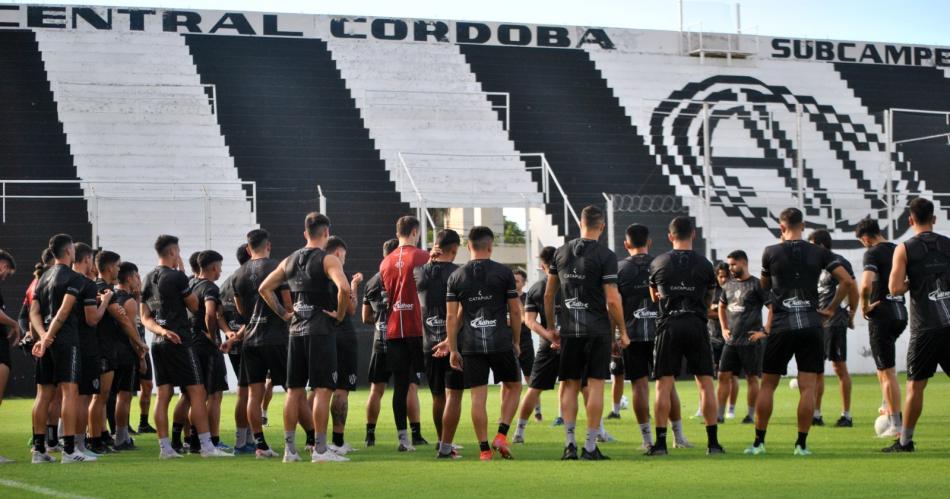 Central Coacuterdoba piensa en Racing y Balbo busca el 11