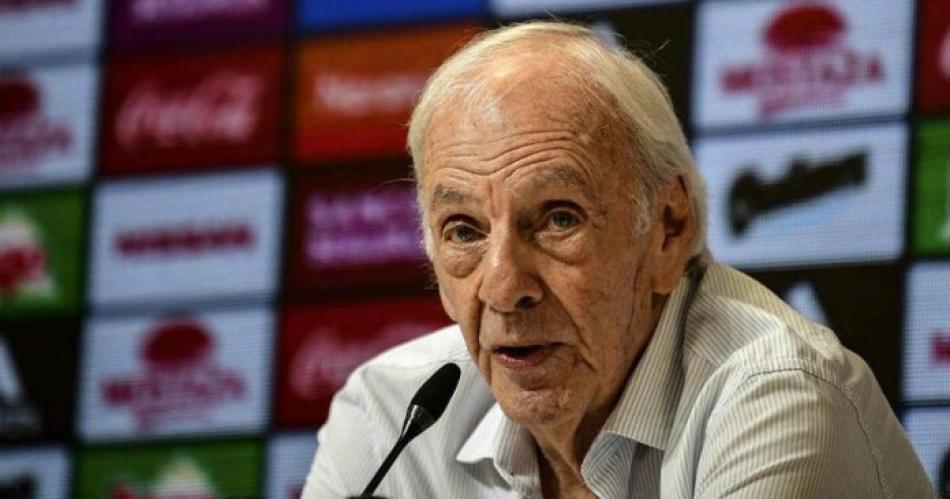 Menotti fue internado por un cuadro de anemia