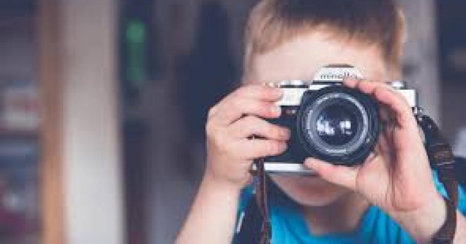 Los beneficios de ensentildear fotografiacutea desde la infancia