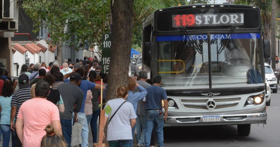 UTA amenaza con una medida de fuerza porque auacuten no cobraron sueldo de marzo