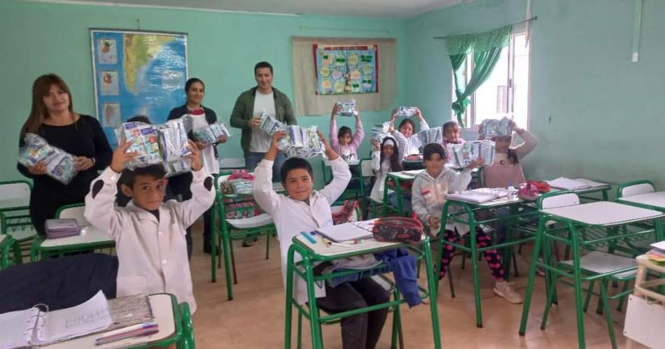 En la Escuela Nordm 799 entregan kits del programa Mis primeros 1700 diacuteas