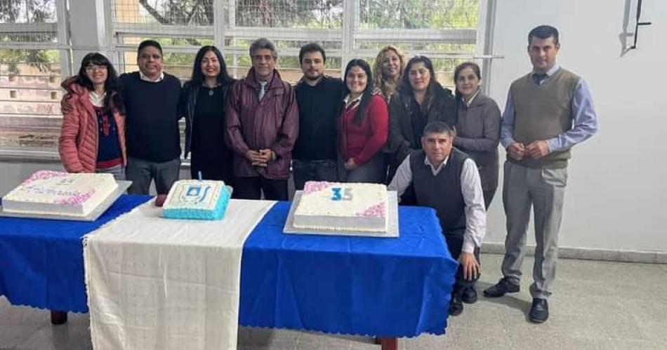 Colegio de Villa Riacuteo Hondo festejoacute 35 antildeos al servicio de la comunidad