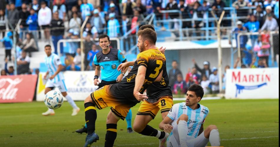 Mitre cayoacute en Salta ante Gimnasia y Tiro