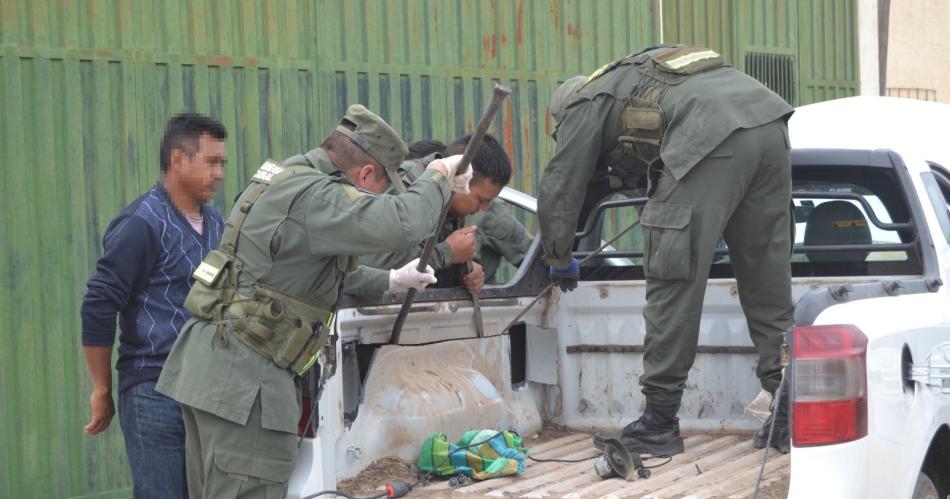 Canela marcoacute la presencia de droga y los gendarmes extrajeron cocaiacutena de una camioneta