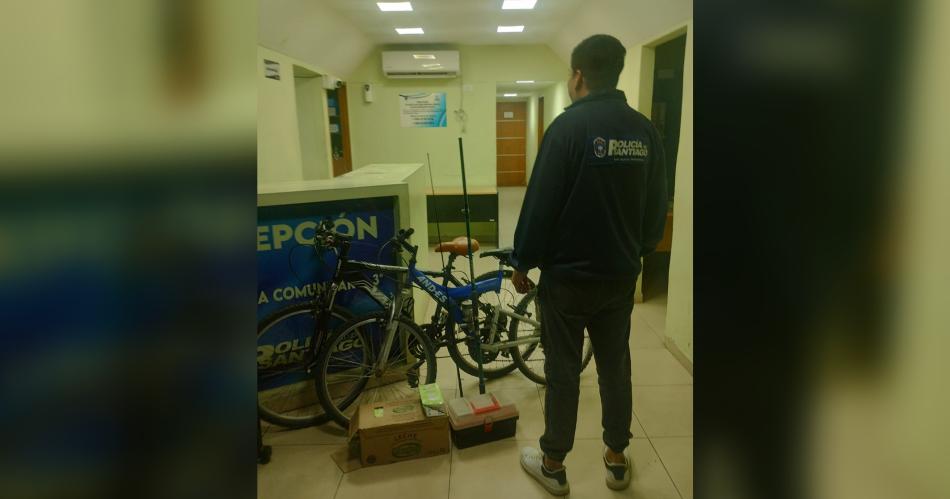 Atrapan y liberan a dos menores que robaron bicicletas y elementos de pesca de una casa del Bdeg Cabildo