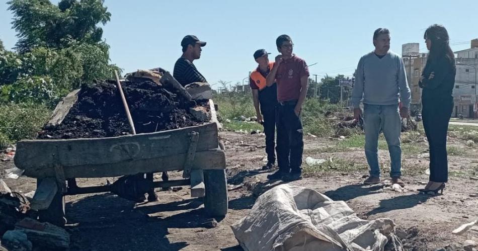 Repudian basurales formados en los espacios puacuteblicos