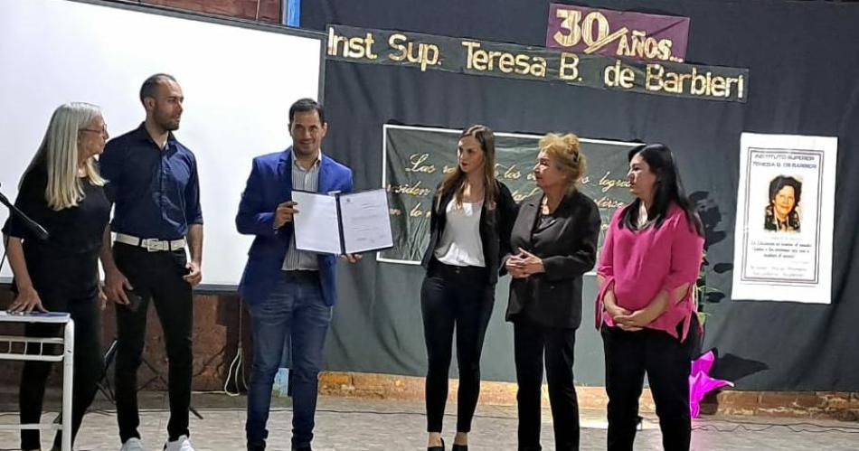 El colegio Teresa B de Barbieri celebroacute 30 antildeos de gran labor educativa