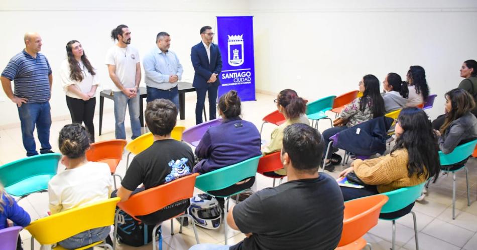 Desarrollo Comunitario de la Municipalidad comenzoacute el curso de auxiliar de peluqueriacutea canina