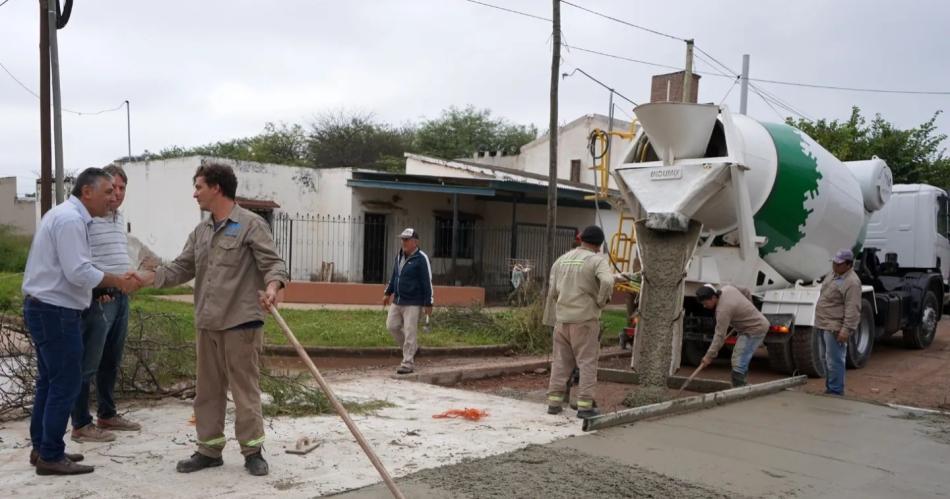 Nediani supervisoacute la obra de bocacalle de calles Garay y Chile