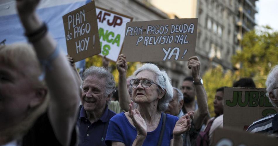 De cada 10 personas 3 cumpliraacuten con los 30 antildeos de aporte para jubilarse