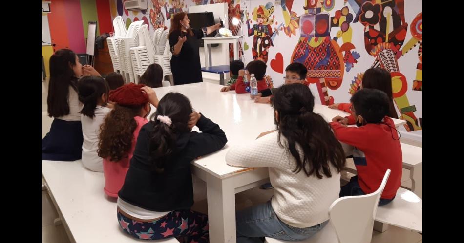 El CCB dictaraacute esta semana el taller de arte Laboratorio de letras