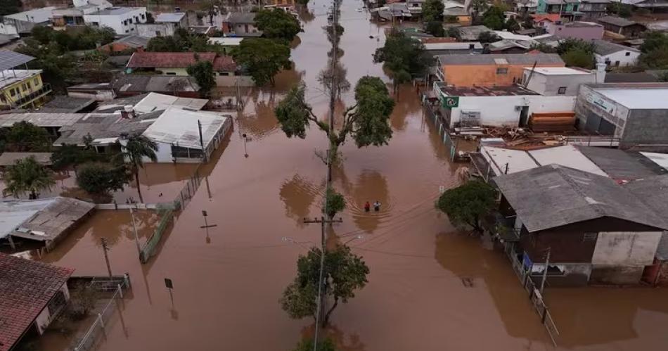 Casi dos millones de damnificados por inundaciones en Brasil