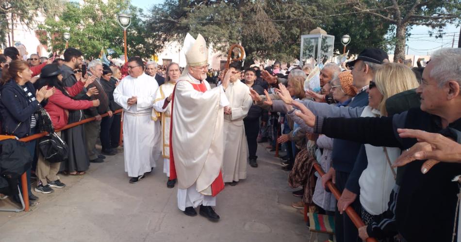 Bokalic- Los fieles vuelven a la Villa para sentir que se les devuelve la fe que pierden en este tiempo difiacutecil