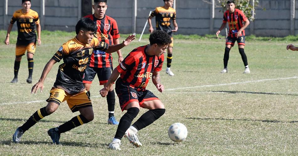 El fuacutetbol local comenzoacute con triunfo de Mitre sobre Comercio