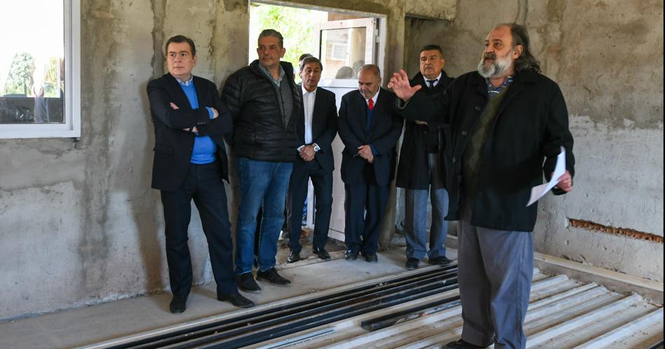 Zamora entregoacute viviendas e inauguroacute y una obra que garantiza el suministro de agua en Tintina