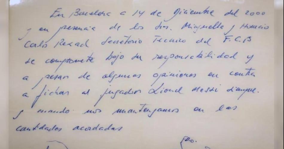 Subastaron la servilleta en la que Messi firmoacute su primer contrato profesional