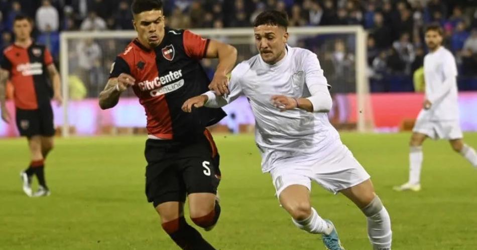 Veacutelez cosechoacute su primer triunfo y lo sufre Newells