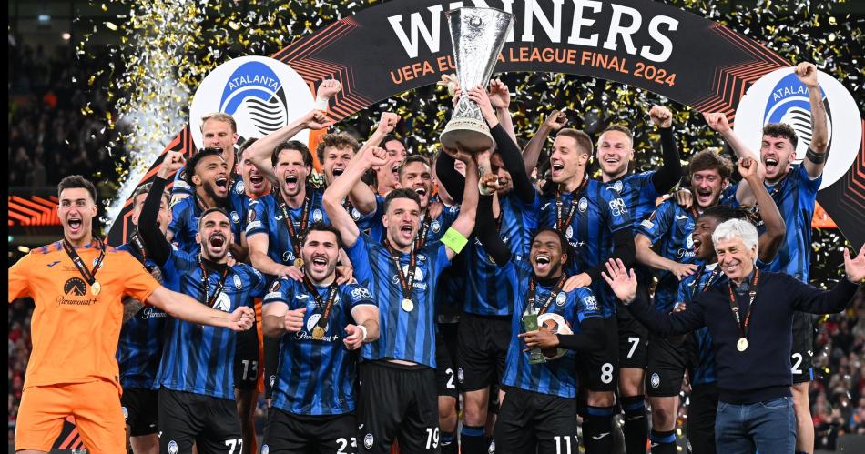 Atalanta acaboacute con el invicto del Bayer Leverkusen y se quedoacute con la corona