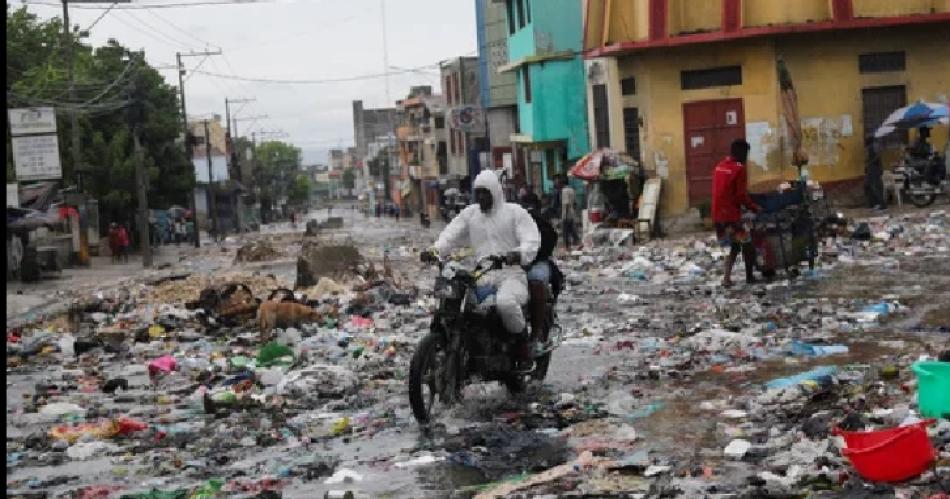 Un tornado en Haitiacute dejoacute sin hogar a maacutes de 300 familias