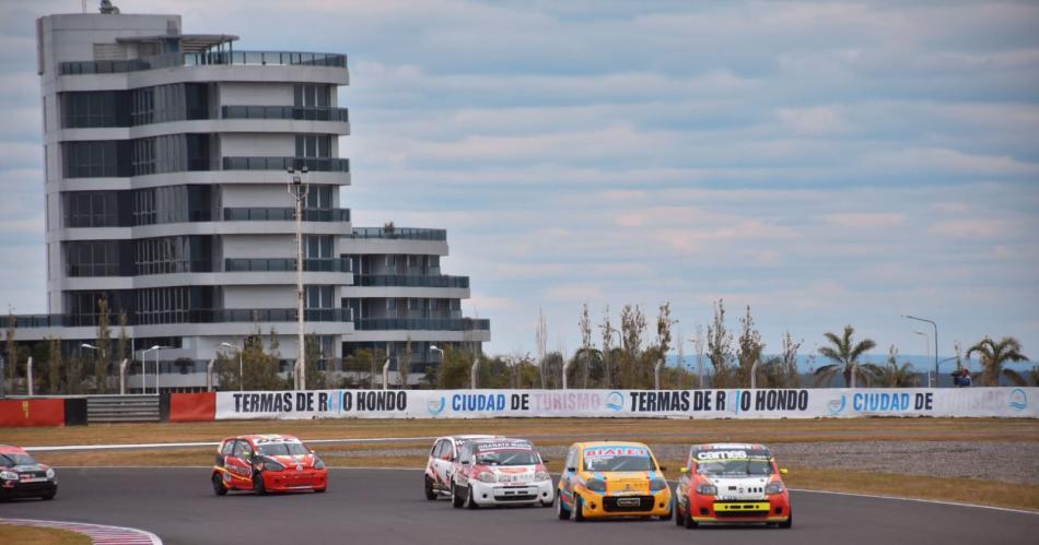 Final a puro motor del Car Show Santafesino en el Autoacutedromo de Termas