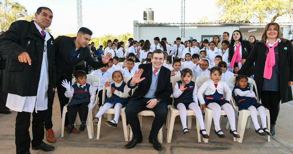 Zamora- Vamos a hacer el esfuerzo para que ninguacuten santiaguentildeo se quede en el camino