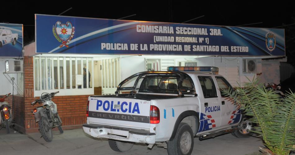 Madre de alumno agrede a una docente y termina aprehendida