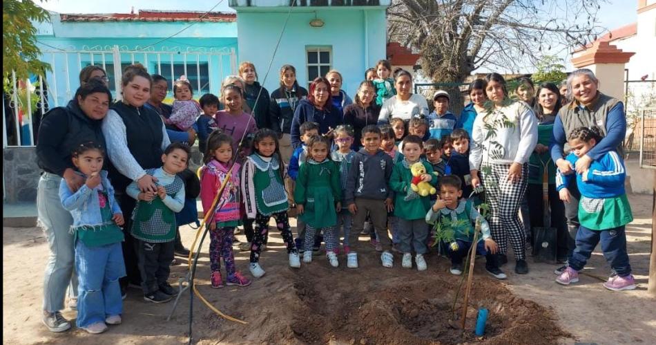 Importante trabajo del Jardiacuten Nordm 161 por la Semana del Medio Ambiente