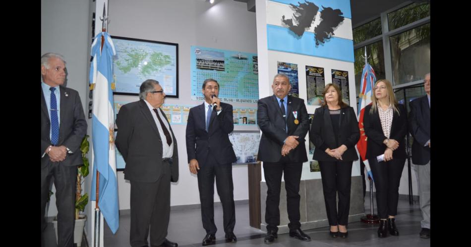 Inauguran muestra fotograacutefica en el Diacutea de la Reafirmacioacuten de los derechos sobre Islas Malvinas