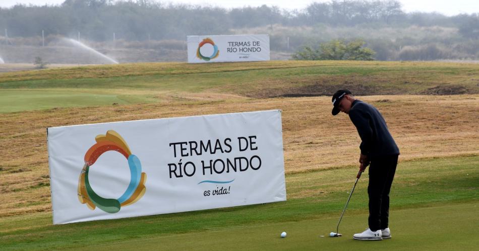 Gran inicio del XXII Abierto de Golf de Las Termas de Riacuteo Hondo