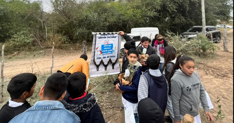 Estudiantes frienses dan un fuerte impulso a la forestacioacuten urbana