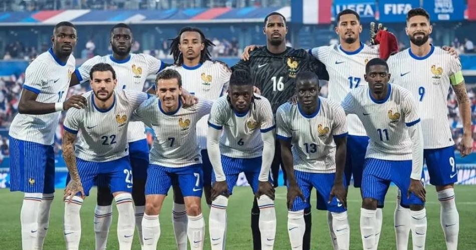 Extrantildeo virus circula por el plantel de Francia a pocos diacuteas de la Eurocopa