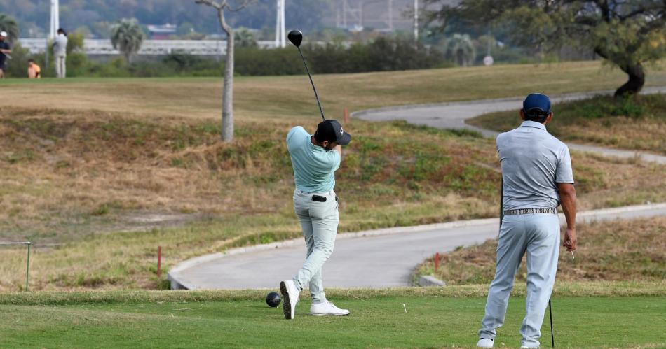 Se jugoacute la segunda jornada del XII abierto de golf de Termas de Rio Hondo