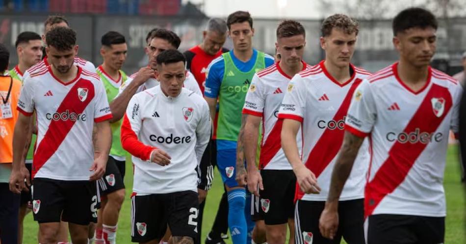 Un papeloacuten- River perdioacute 2 a 0 con Riestra y arranca el receso con dudas