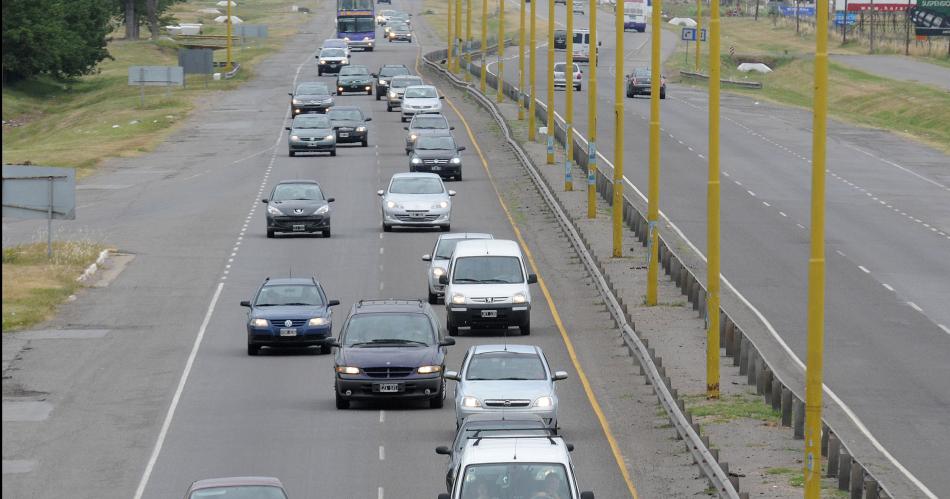 Por el fin de semana largo habraacute restriccioacuten de camiones en rutas nacionales