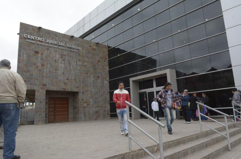 ESCRITOS- Ib�ñez brega en los tribunales resuelta en ponerle freno a las maniobras Teme por la suerte de las víctimas